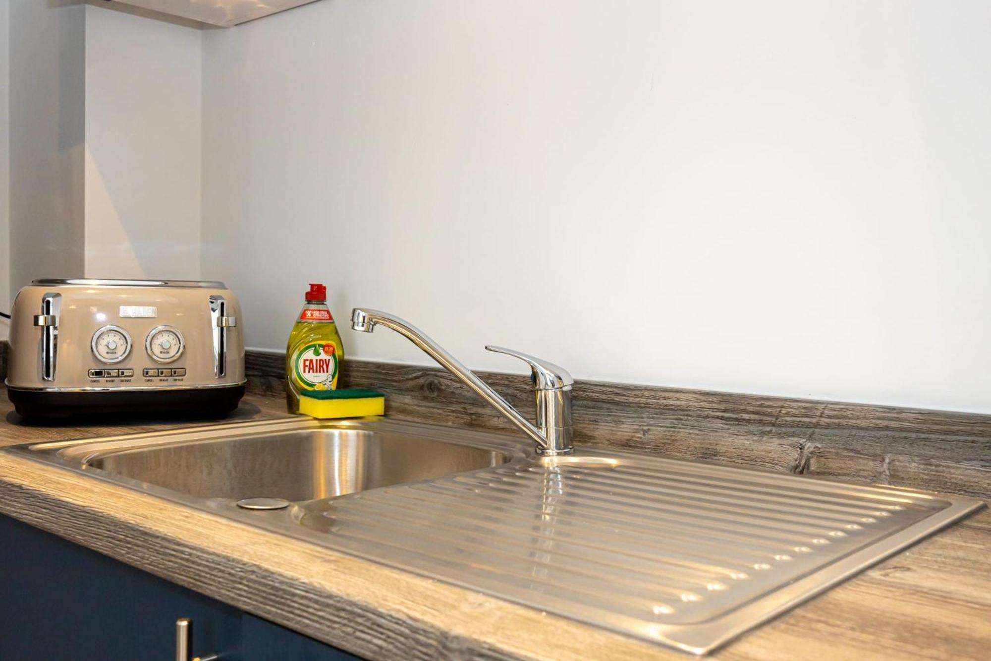 Beautiful 1 Bed 20Mins To Central Manchester Болтон Экстерьер фото