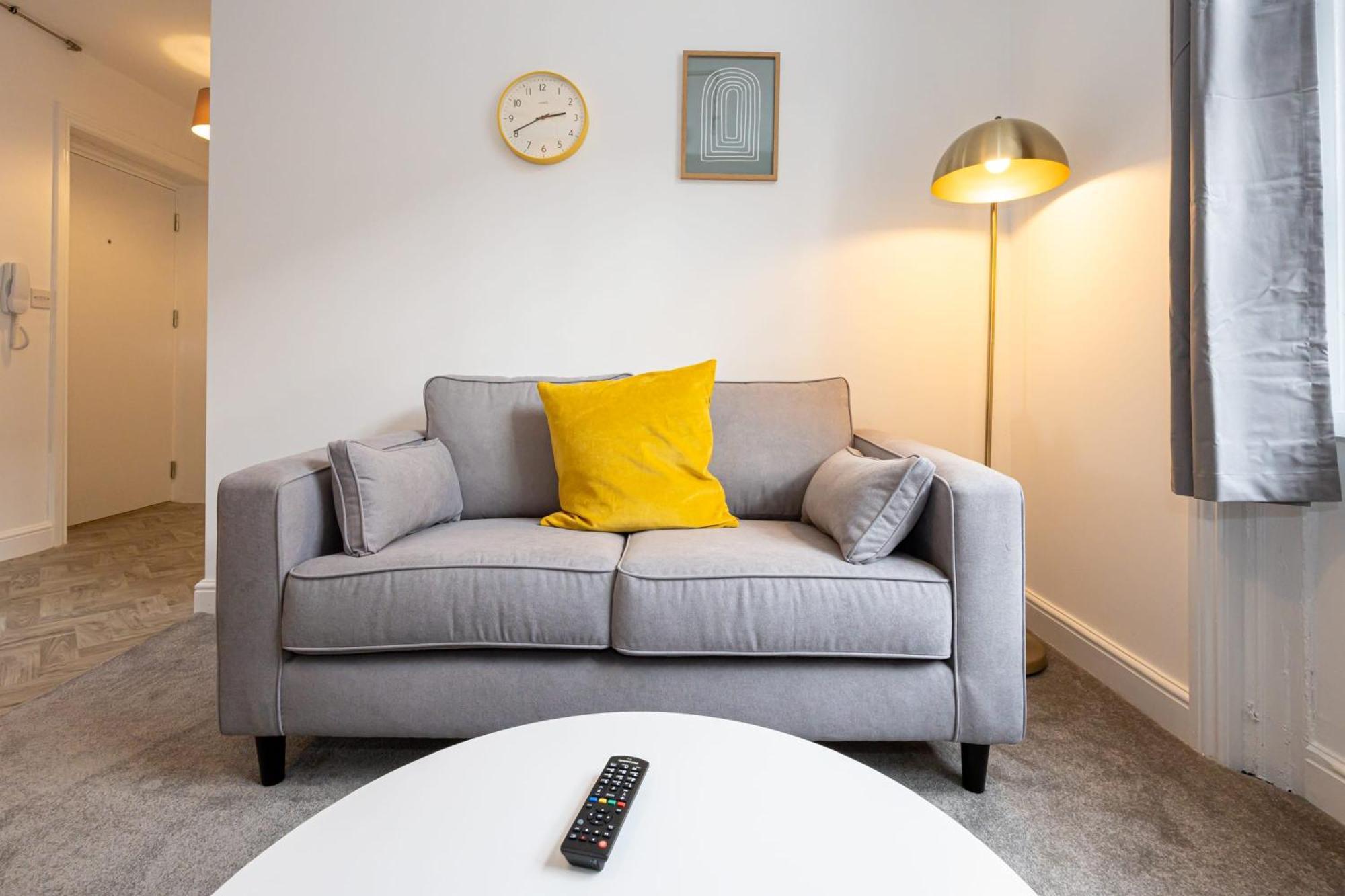 Beautiful 1 Bed 20Mins To Central Manchester Болтон Экстерьер фото