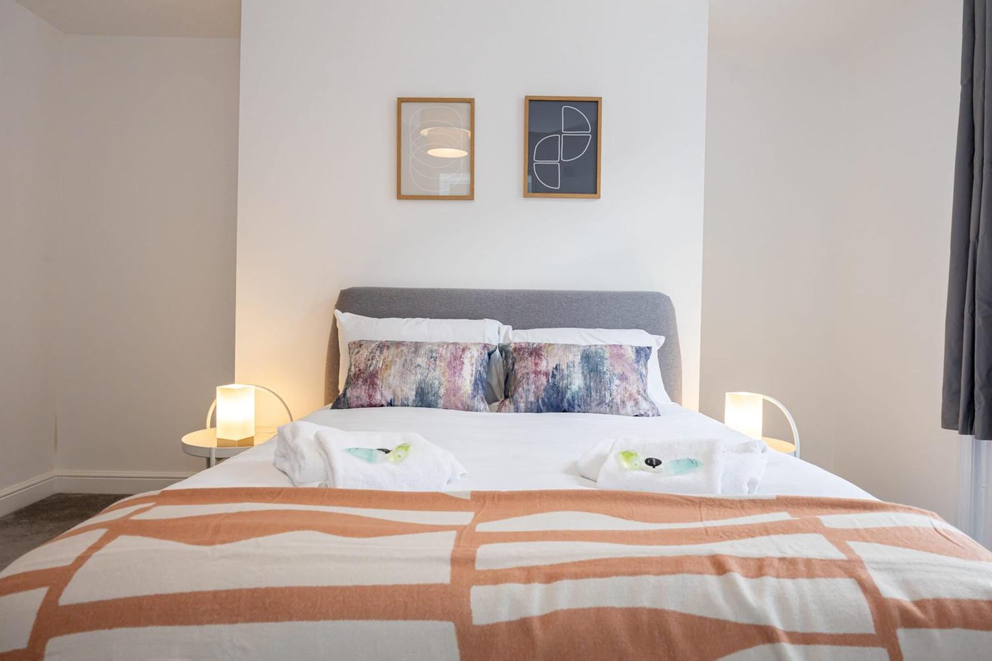 Beautiful 1 Bed 20Mins To Central Manchester Болтон Экстерьер фото