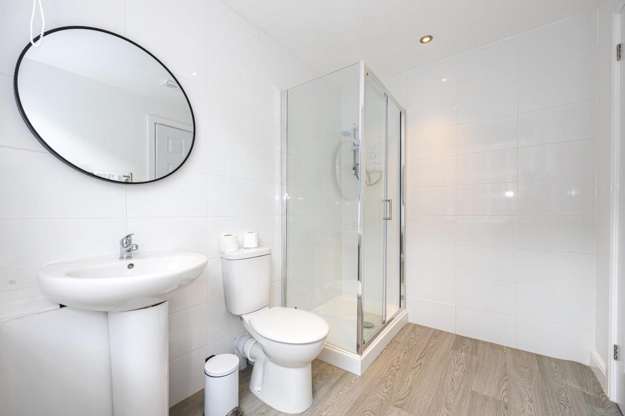 Beautiful 1 Bed 20Mins To Central Manchester Болтон Экстерьер фото