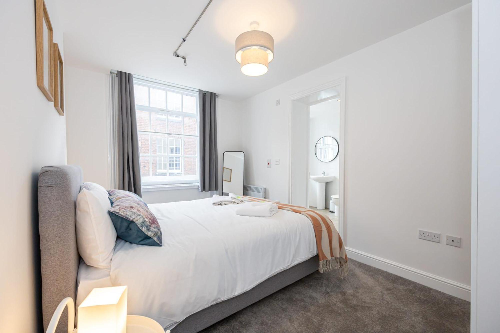 Апартаменты Beautiful 1 Bed 20Mins To Central Manchester Болтон Экстерьер фото