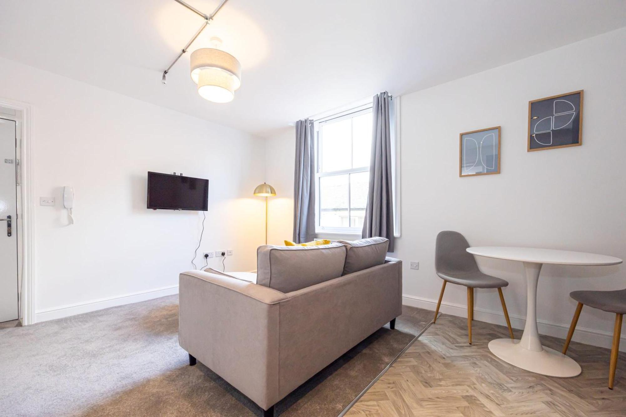 Апартаменты Beautiful 1 Bed 20Mins To Central Manchester Болтон Экстерьер фото