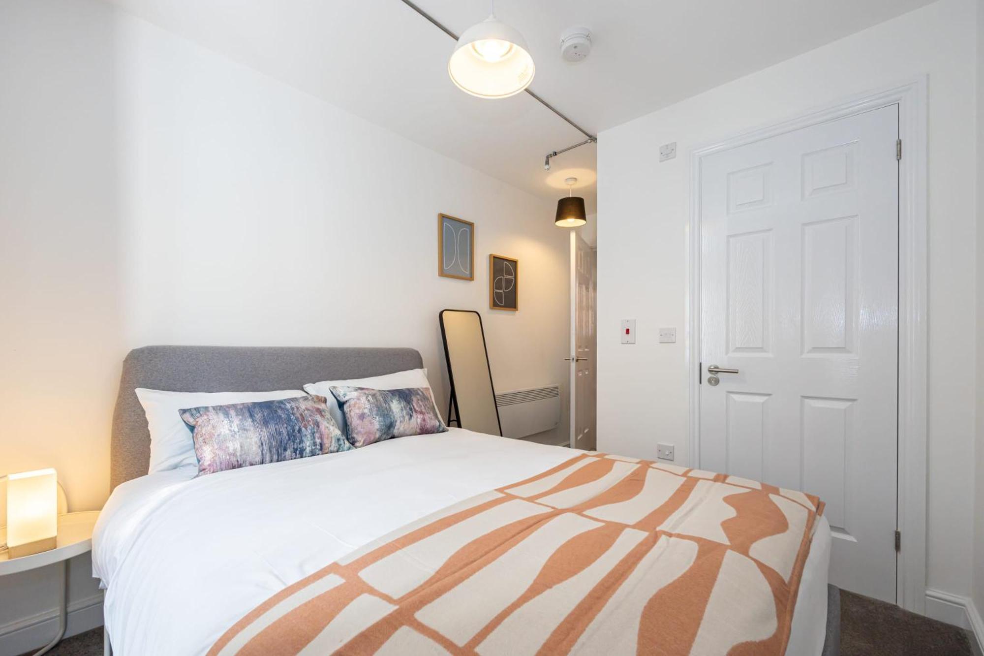 Апартаменты Beautiful 1 Bed 20Mins To Central Manchester Болтон Экстерьер фото