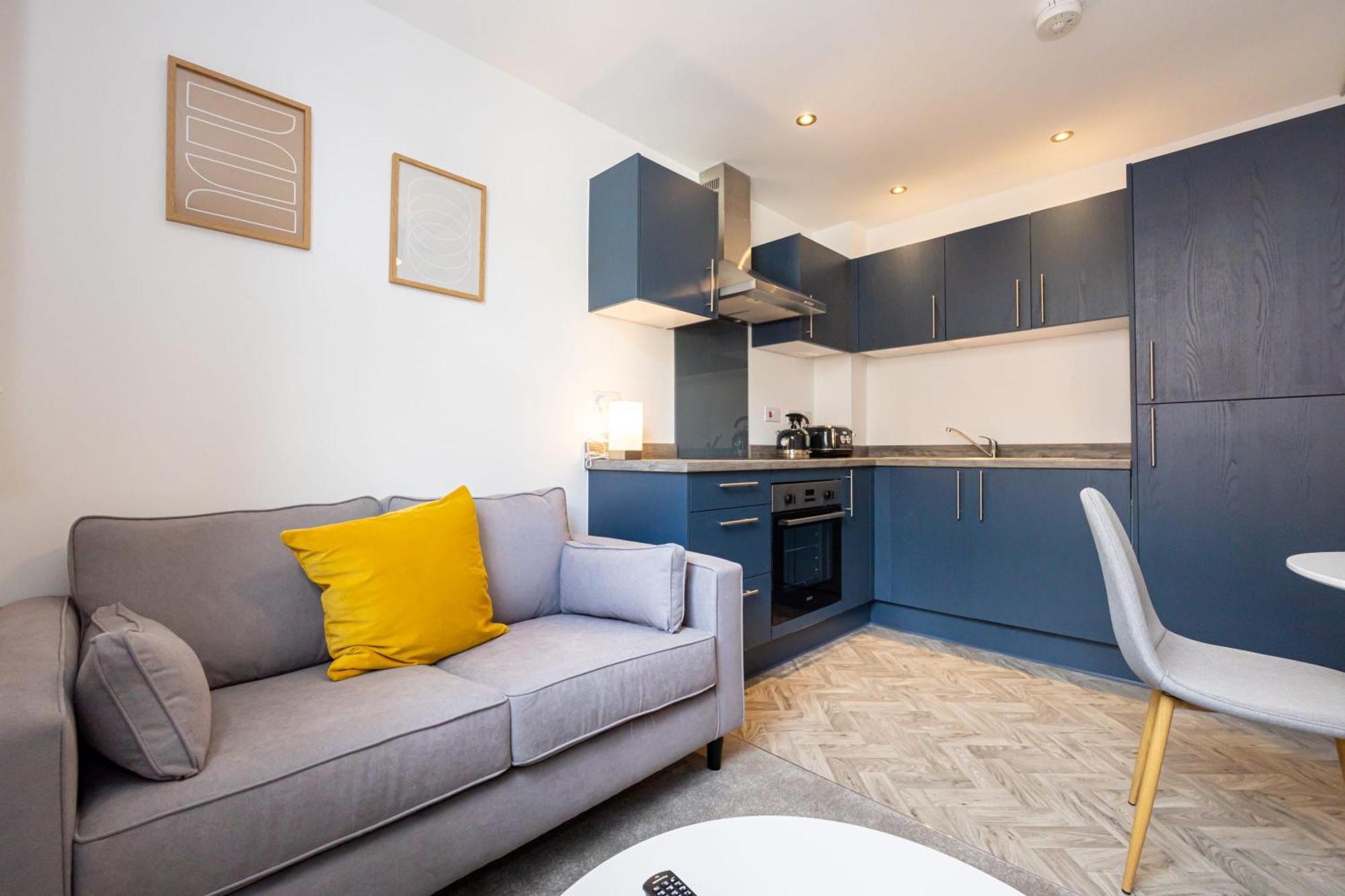 Beautiful 1 Bed 20Mins To Central Manchester Болтон Экстерьер фото