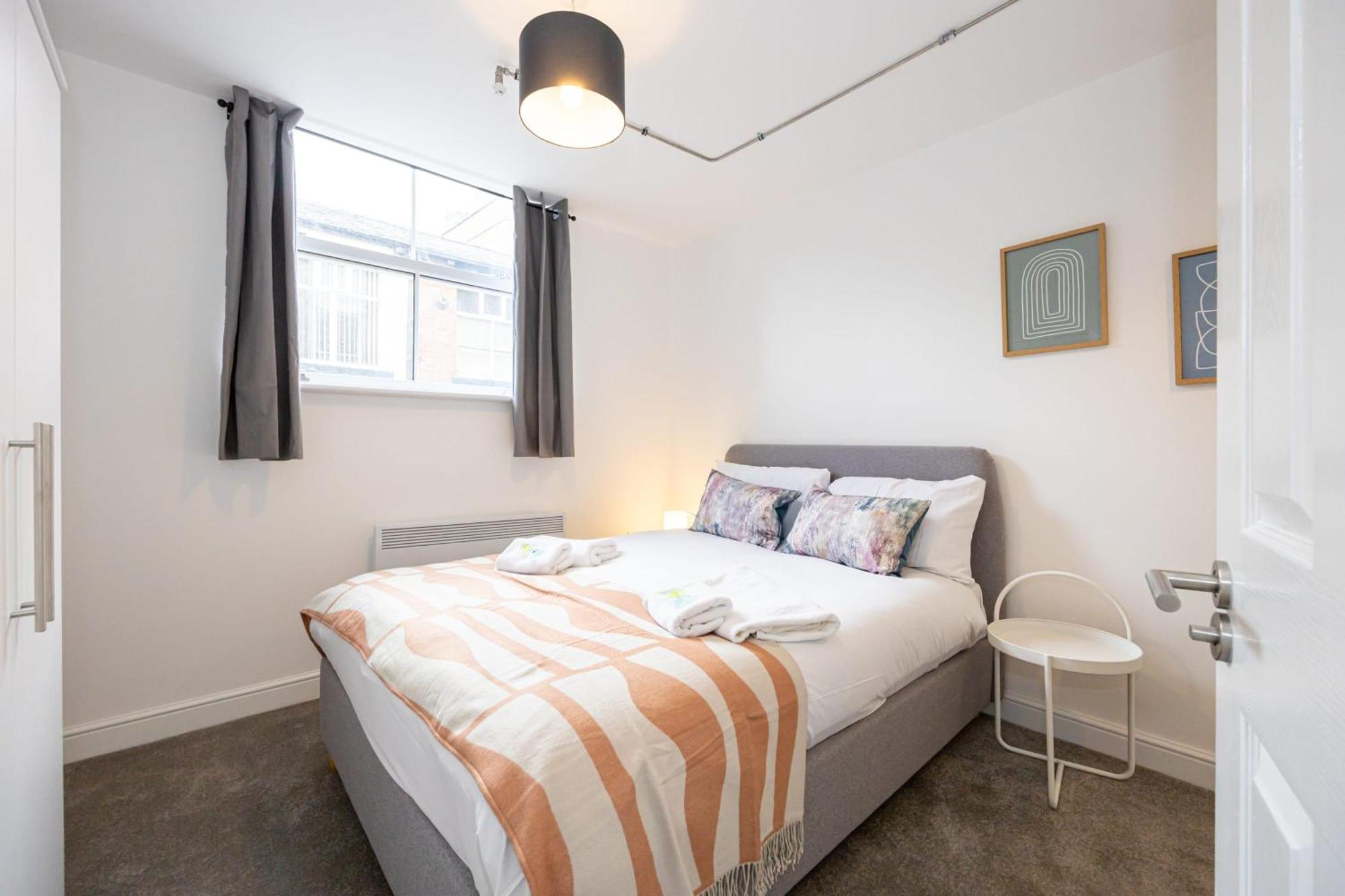 Апартаменты Beautiful 1 Bed 20Mins To Central Manchester Болтон Экстерьер фото